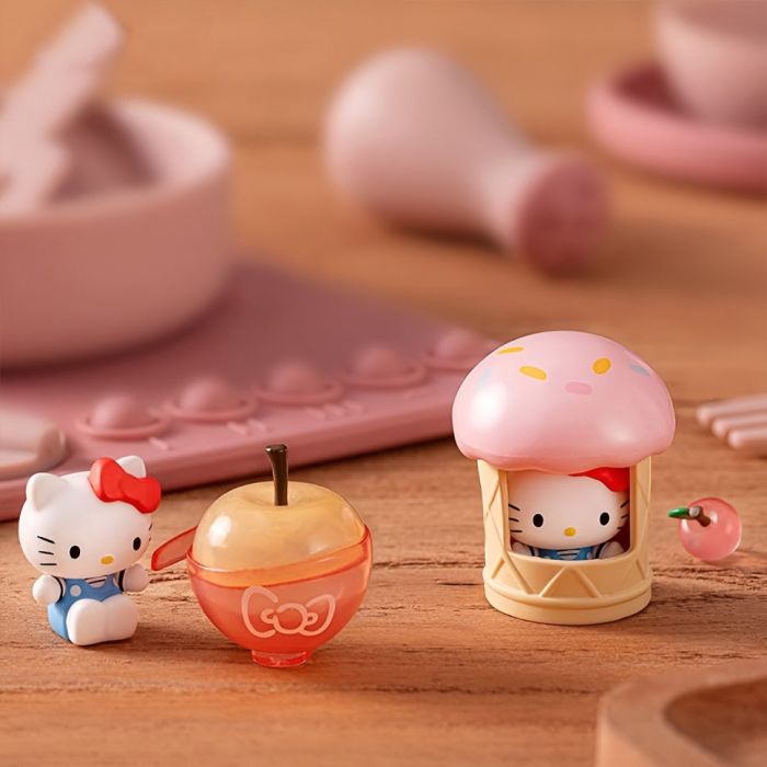 Фігурка-сюрприз "Яблучний воркшоп" Pop Top Hello Kitty 24WH-007 в асортименті