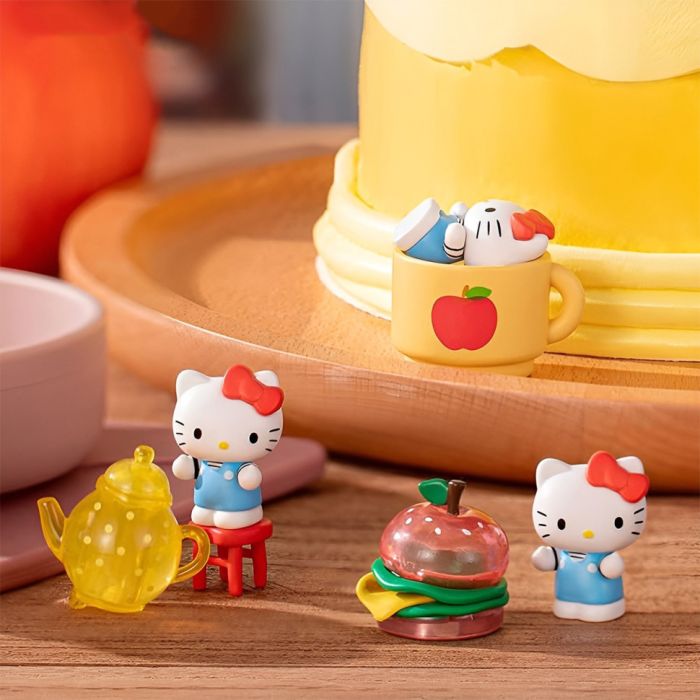 Фігурка-сюрприз "Яблучний воркшоп" Pop Top Hello Kitty 24WH-007 в асортименті